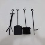 2en1 Serviteur et Porte bûches de cheminée en acier noir - ONELY – Image 2